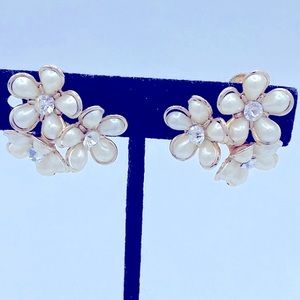 Vintage Coro White Flower Cluster Screw Back Earrings With Rhinestone Centers